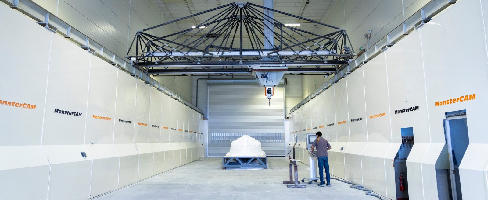 Large 5-axis CNC machine hall